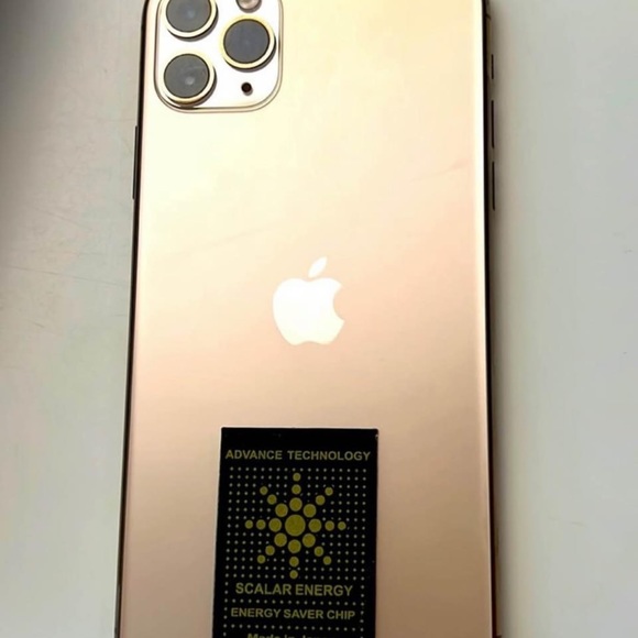 iPhone 11 Pro Max, 128GB, Rose Gold, unlocked , with box and headphones - Picture 4 of 4